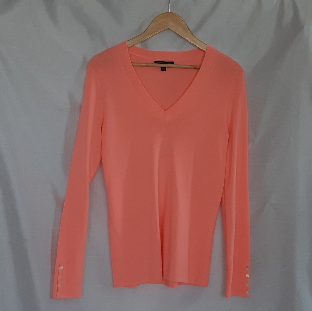 BANANA REPUBLIC v neck orange wool sweater…